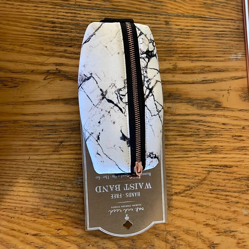 Hands free waist band- great for running or hiking